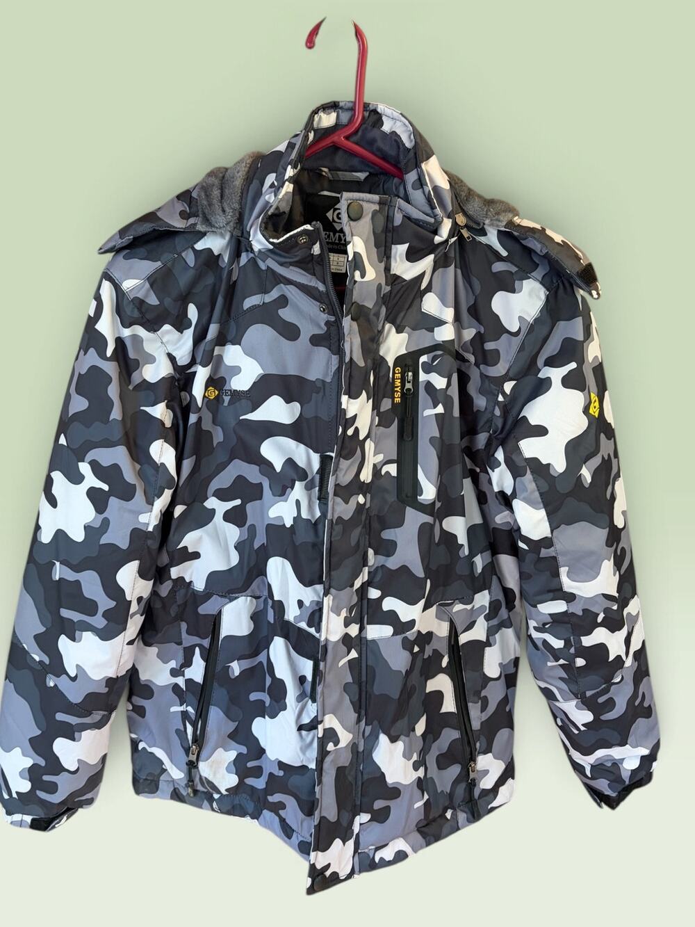 GEMYSE Men’s Winter Ski Jacket Small Gray Camo Hooded Waterproof Snow Coat